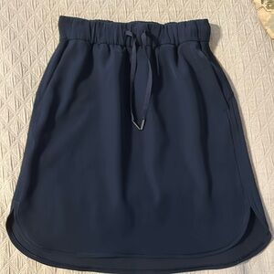 Navy Blue size 6 Lululemon On The Fly skirt